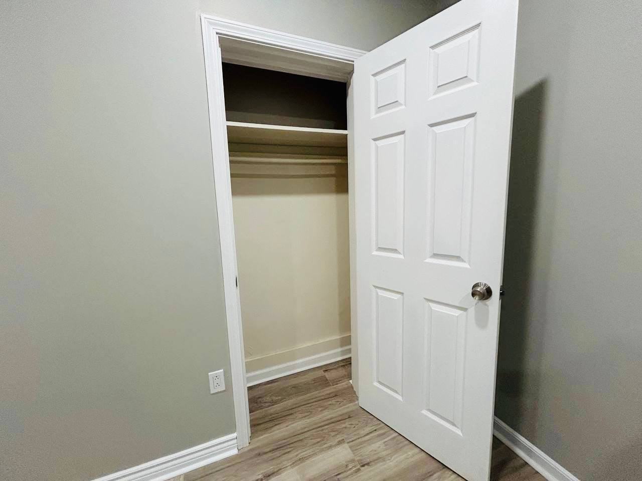 541 Roseland Ave #B - Photo 6 of 8