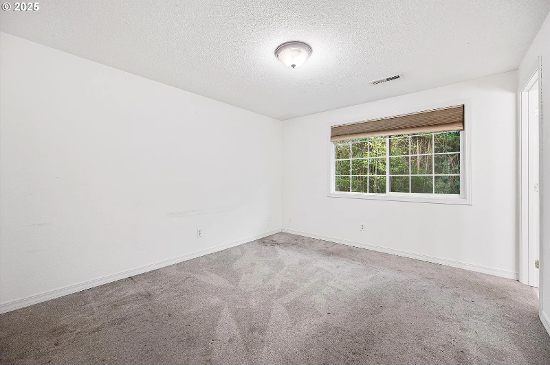 6060 Sw 170th Ave - Photo 7 of 15