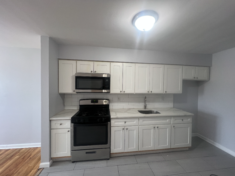 6 Pomona Ave #5E - Photo 2 of 11