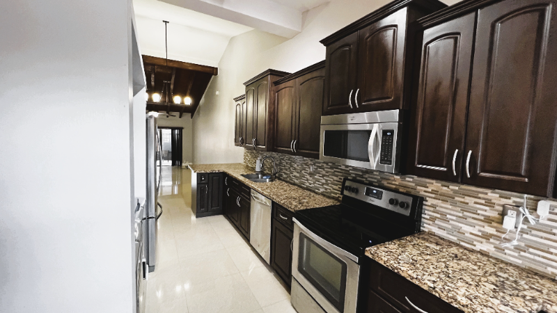 2310 Elm Ct - Photo 4 of 20