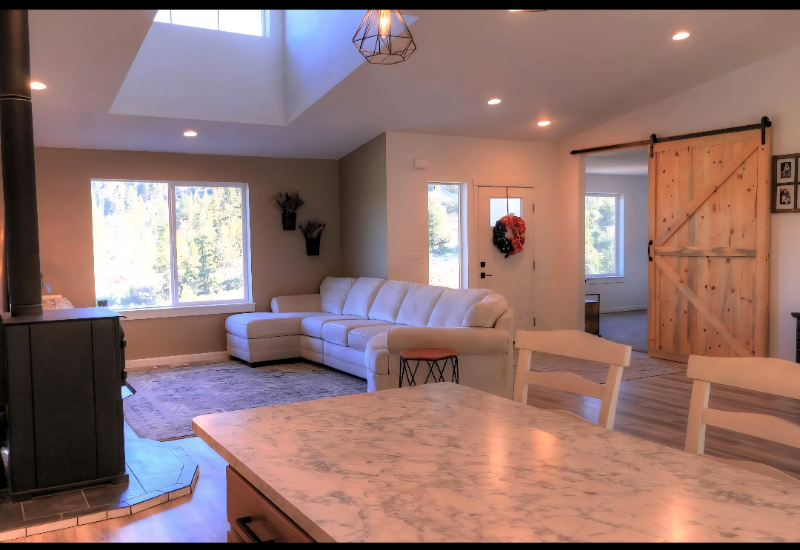 3430 N Ridge Dr - Photo 5 of 8