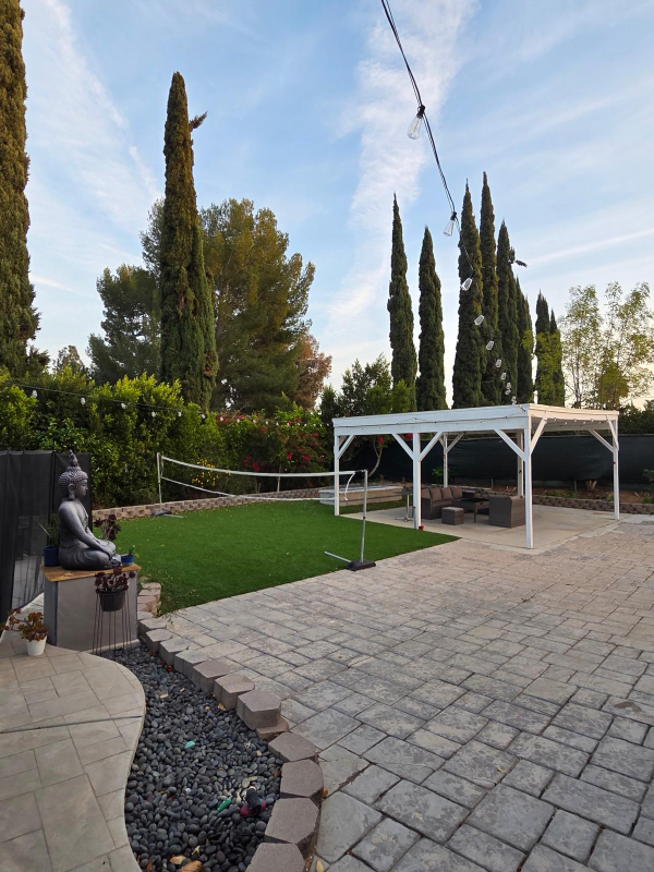 10644 Vanalden Ave - Photo 4 of 20