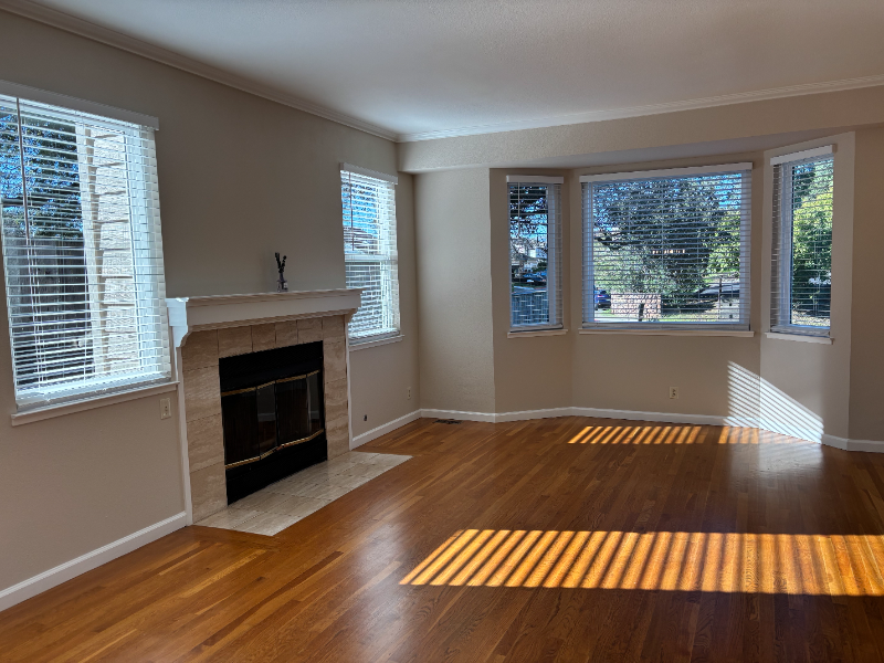 242 N San Pedro Rd - Photo 2 of 20