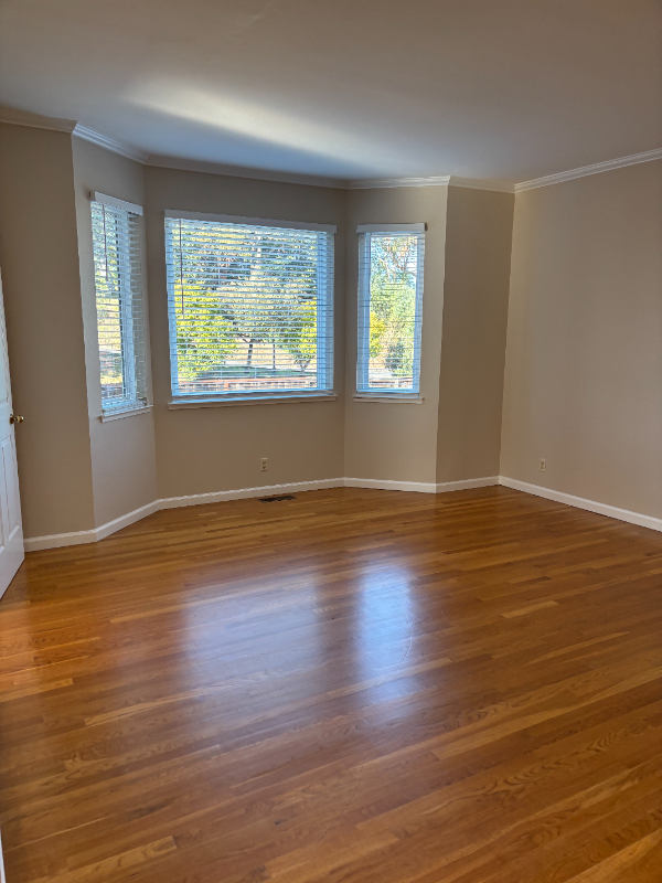 242 N San Pedro Rd - Photo 4 of 20