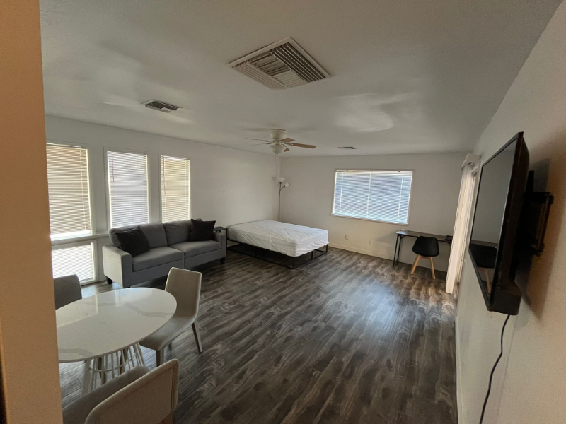 1675 Lindell Rd - Photo 2 of 5