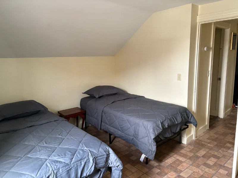 483 Dexter St - Photo 4 of 5