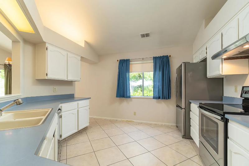 543 Wisteria Ct - Photo 3 of 6