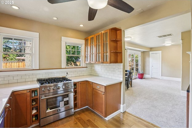 5325 Sw Watson Ave - Photo 6 of 19