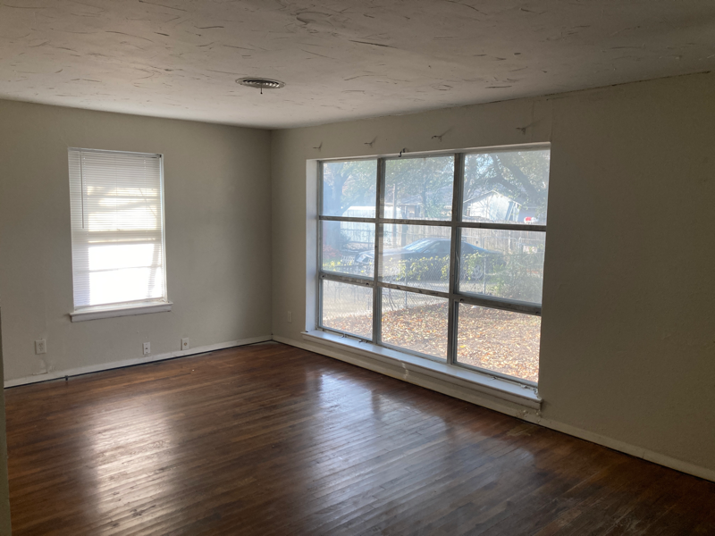 2349 Las Cruces Ln - Photo 2 of 16