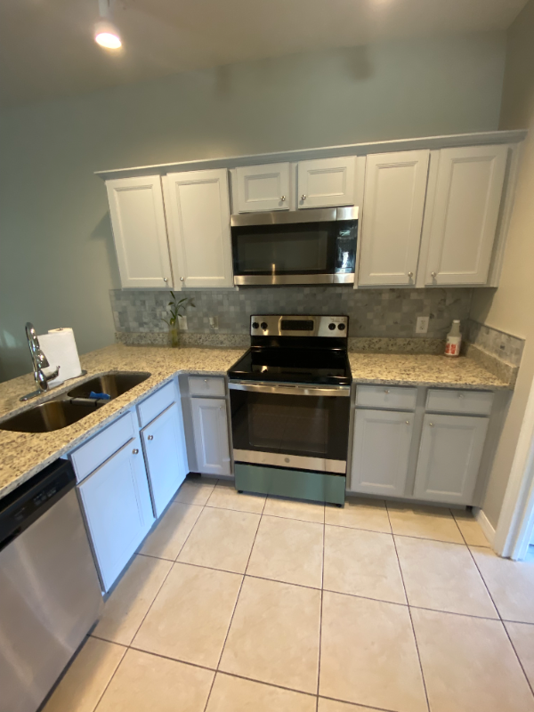 1737 Royal Ridge Dr - Photo 4 of 20