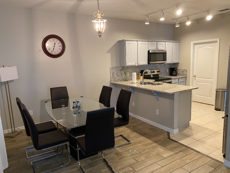 1737 Royal Ridge Dr - Photo 5 of 20