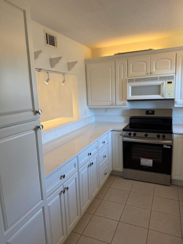 7420 Bay Island Dr S #180 - Photo 6 of 7