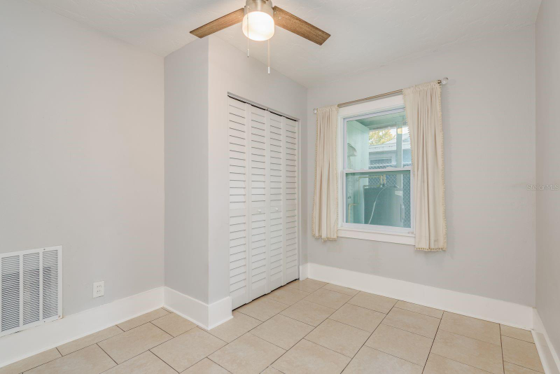 3037 38th Ave N - Photo 7 of 20