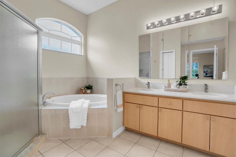 11418 Tee Time Cir - Photo 6 of 20