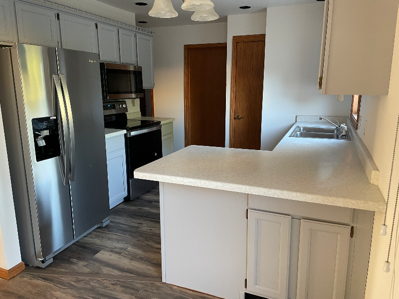 560 Foxtail Dr - Photo 6 of 16