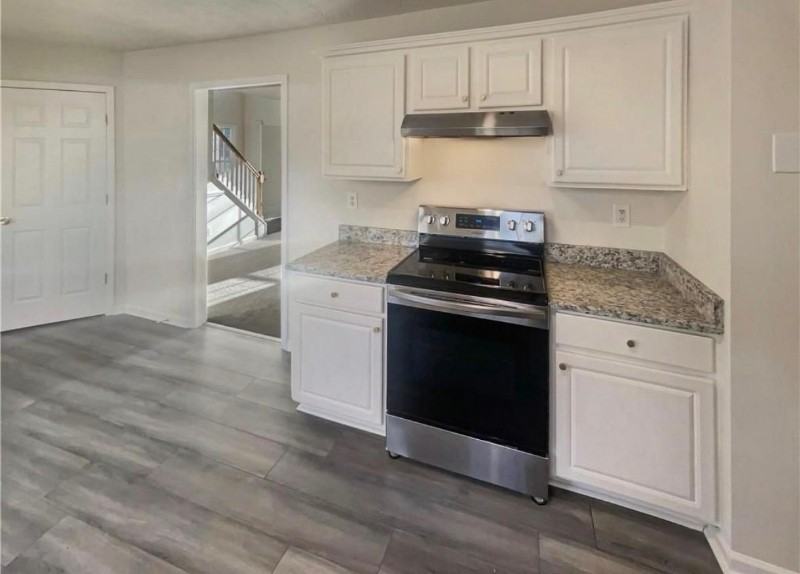 1246 Carriage Trace Cir #1 - Photo 4 of 12