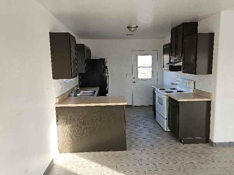 5070 S Park Ave #2 - Photo 4 of 21