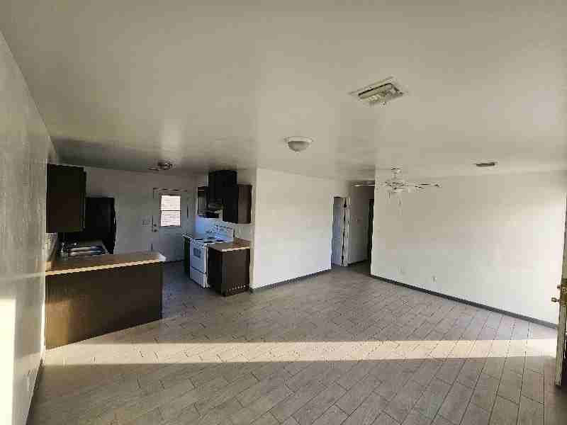 5070 S Park Ave #2 - Photo 5 of 21