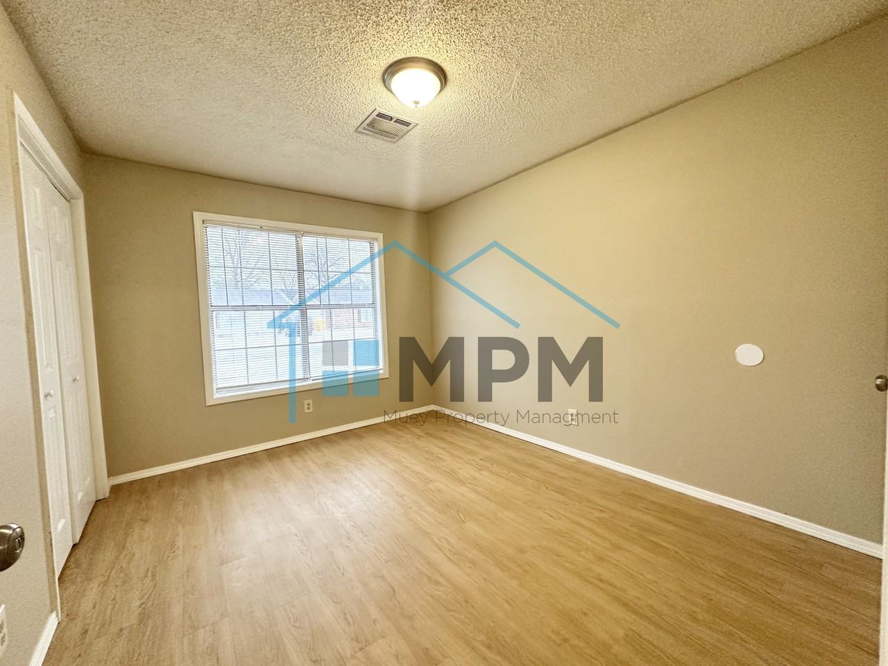 142 Jennifer Ln #11 - Photo 3 of 11