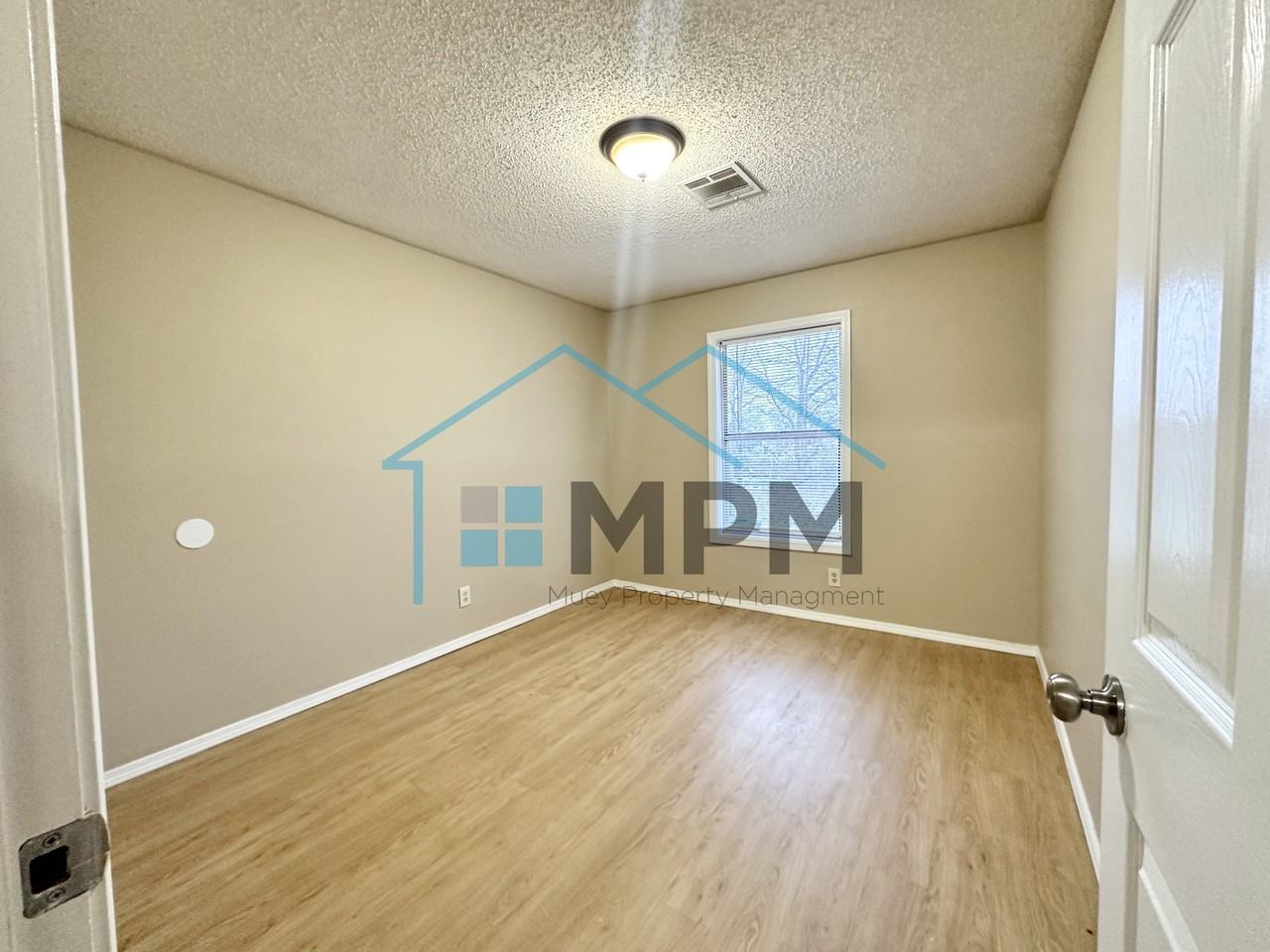 142 Jennifer Ln #11 - Photo 5 of 11