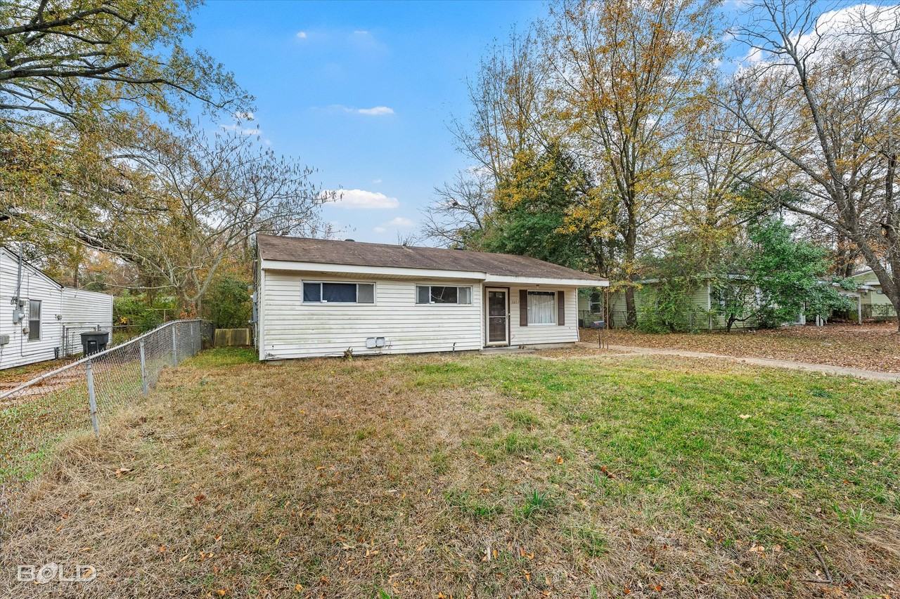 3051 Amherst St #1 - Photo 3 of 20