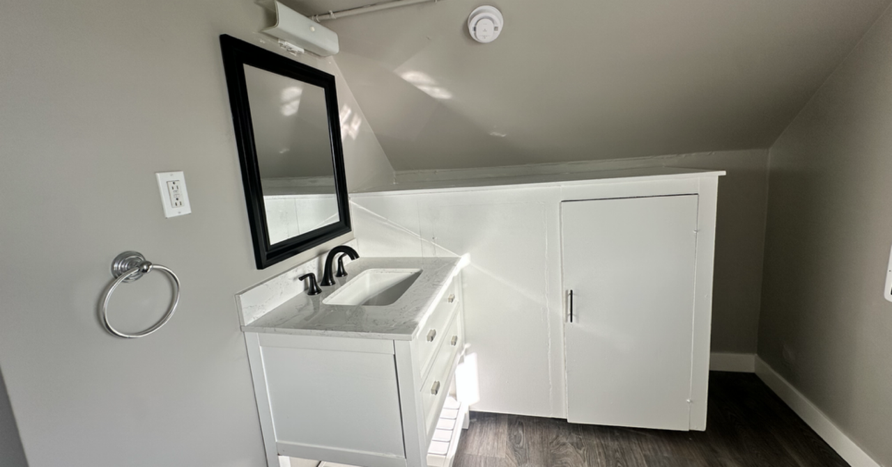 909 E 2nd St #1-2 - Photo 6 of 9