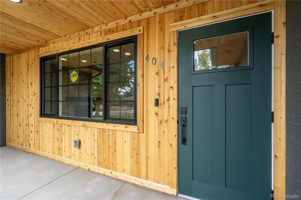 404 S Oneida Way #1 - Photo 5 of 34