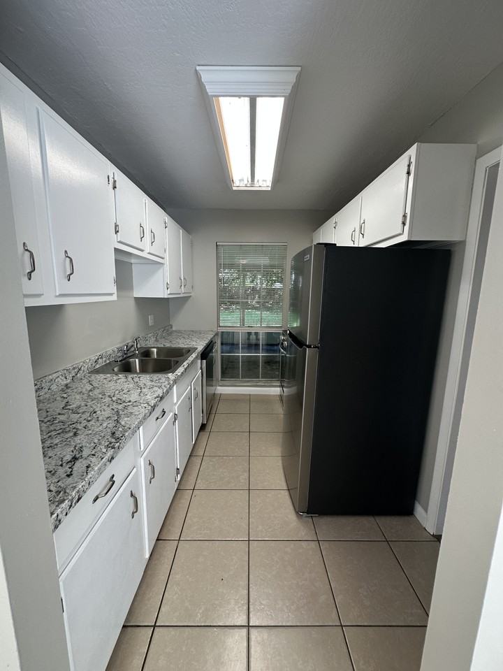 686 John Hancock Ln #C686 - Photo 5 of 12