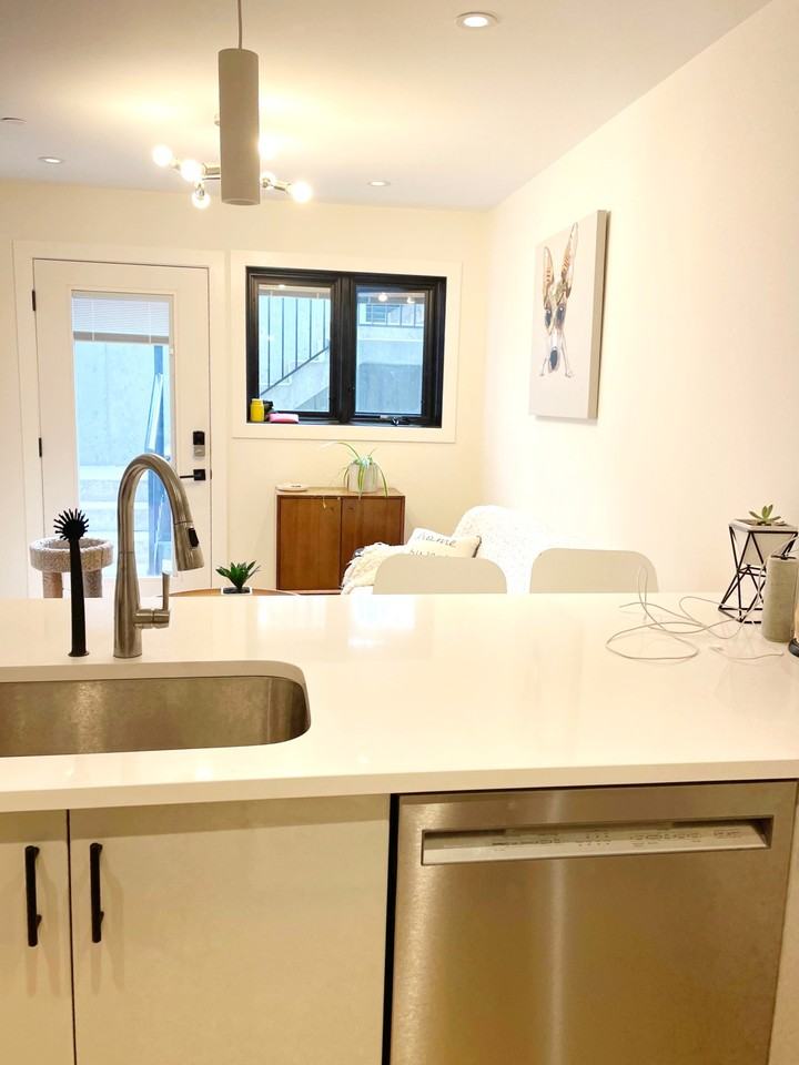 282 18th Ave E #1 - Photo 5 of 10