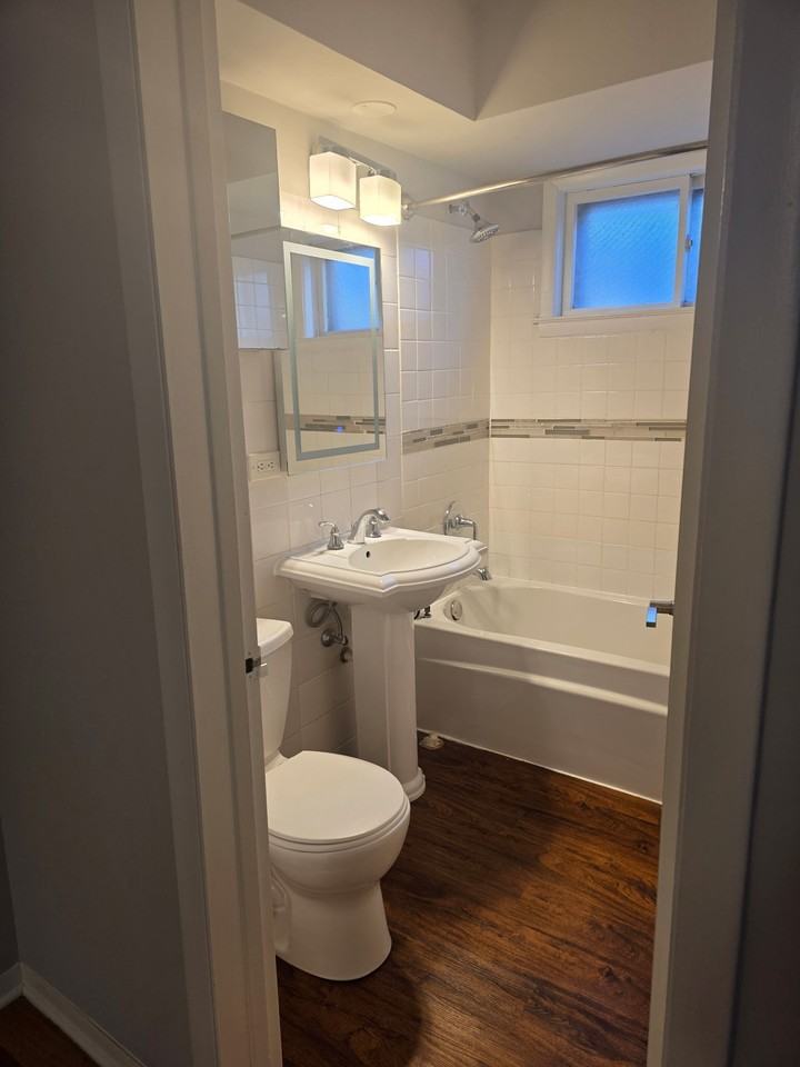 6046 West Pershing Road - Photo 3 of 9