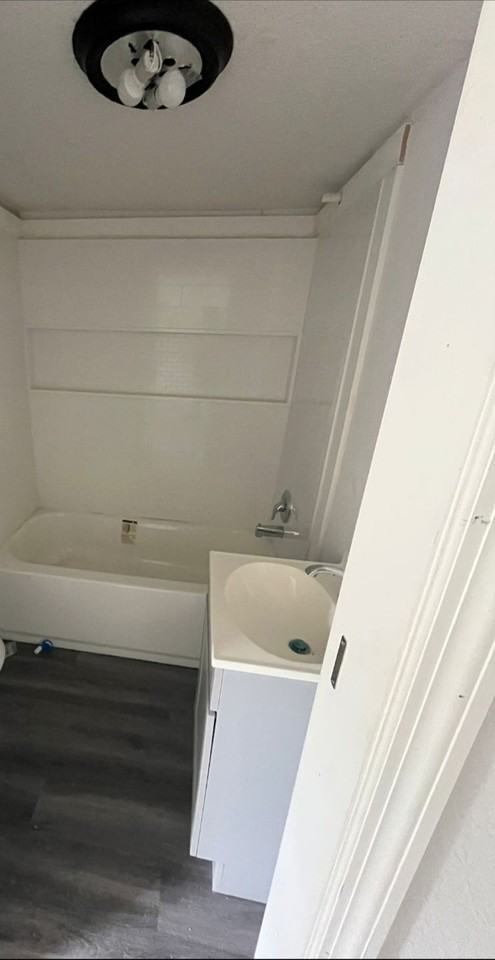 BEACH PINES  30 Wafford Street - Photo 7 of 9