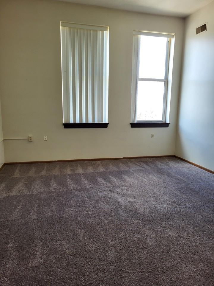 416 Sullivan Avenue - Photo 4 of 15