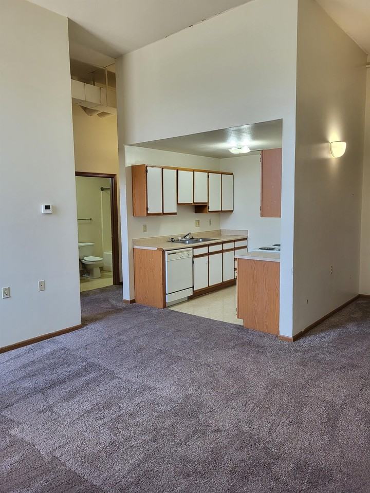 416 Sullivan Avenue - Photo 5 of 15