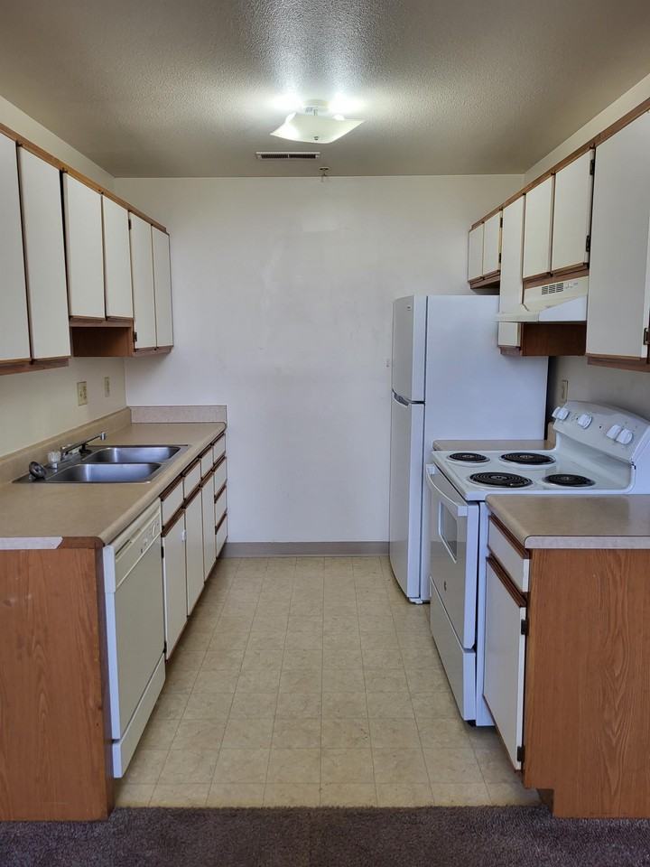 416 Sullivan Avenue - Photo 7 of 15