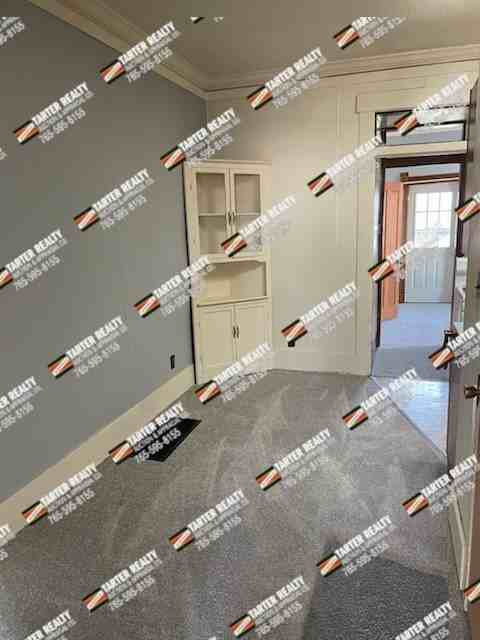 FPG 219 1/2 North East Street - Photo 3 of 7