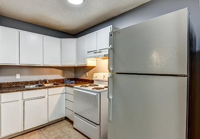 Desert Village Apartments - Photo 7 of 40