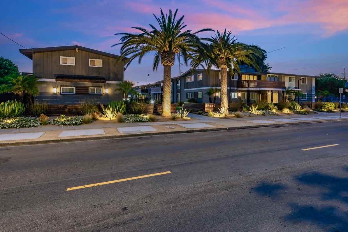 17575 Yukon Avenue - Photo 4 of 50