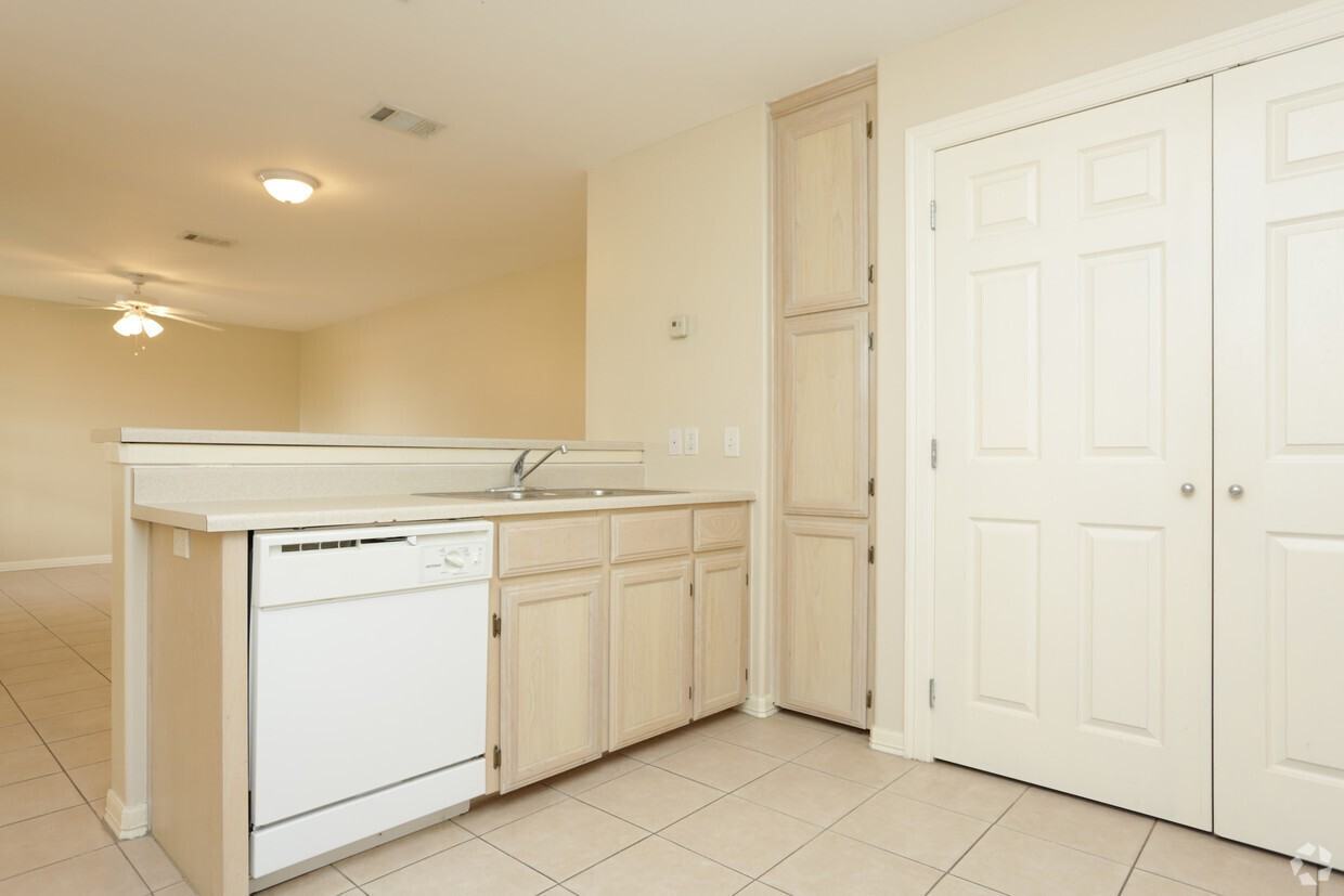 St. Antimo Apartments - Photo 6 of 15