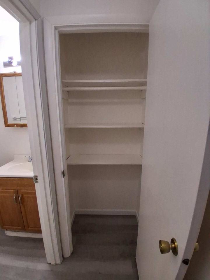 4404 San Roberto Avenue - Photo 7 of 8