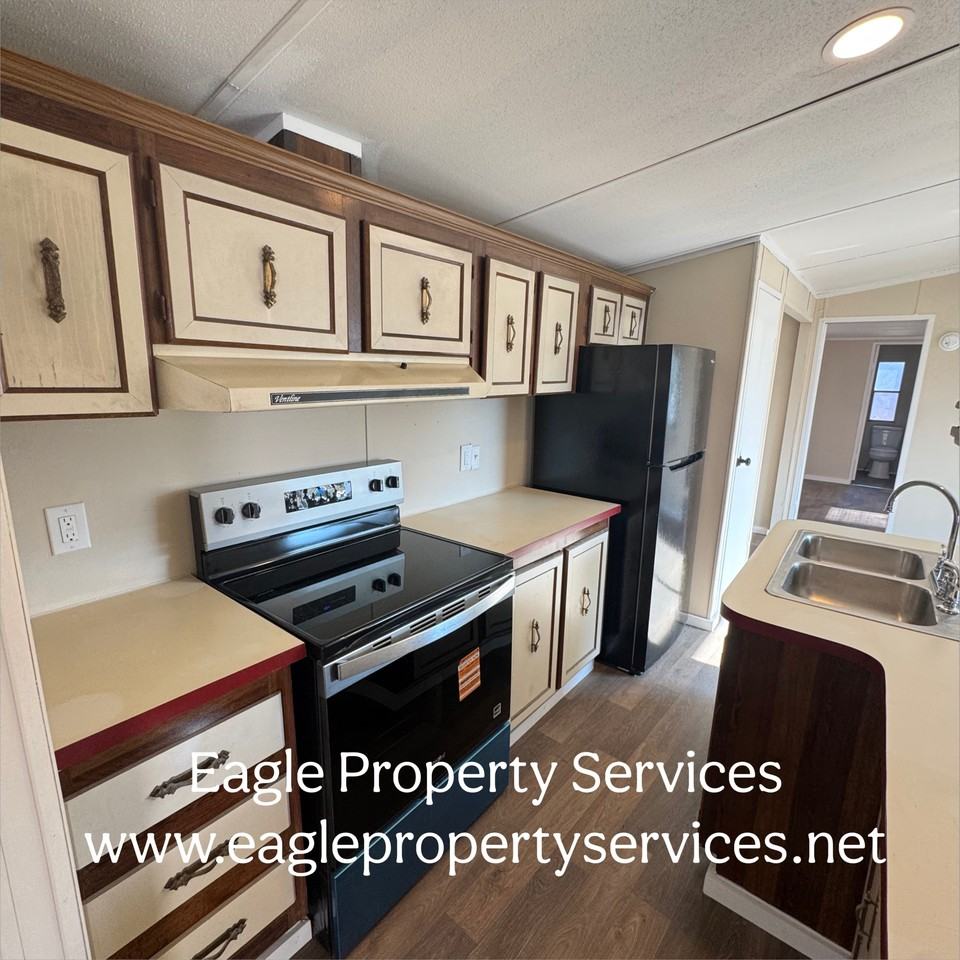 140 Springfield Drive - Photo 3 of 9