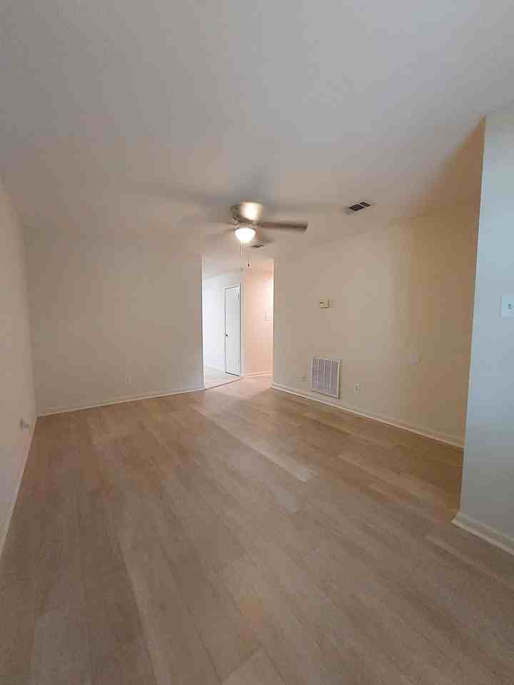 4 Westway Dr #4 - Photo 6 of 11