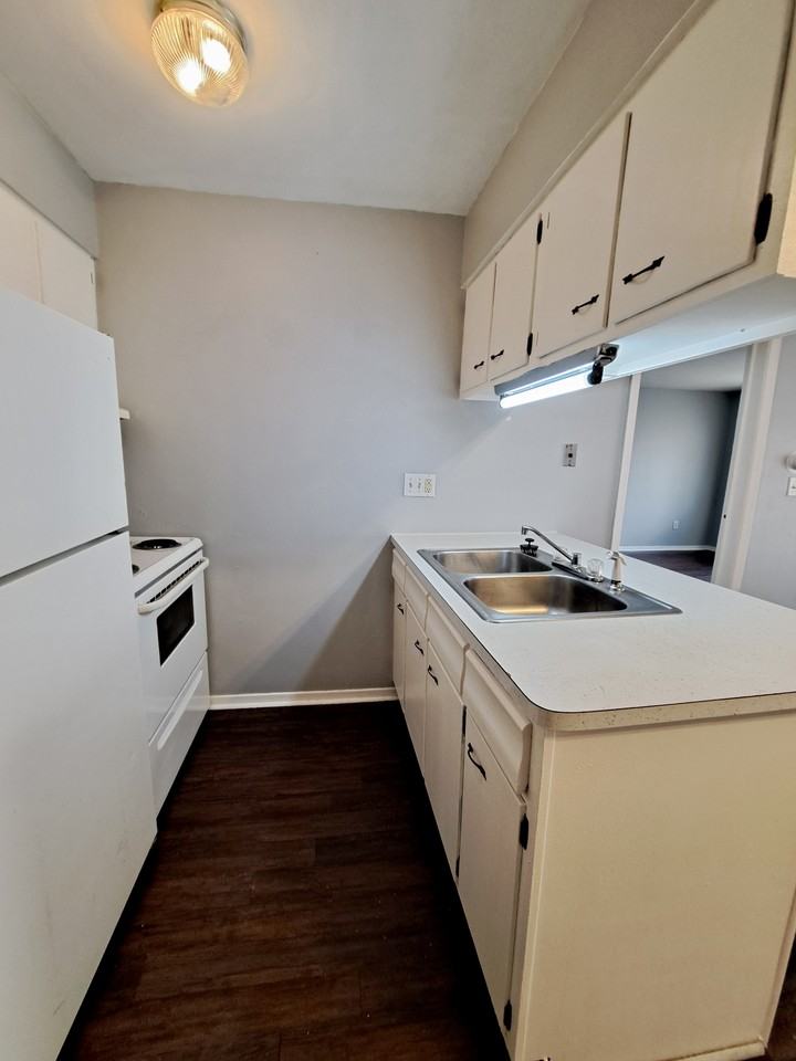 1355 Ohmer Street - Photo 3 of 8