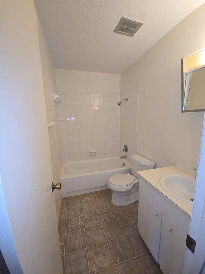 802 Ruth Ann Drive - Photo 5 of 11