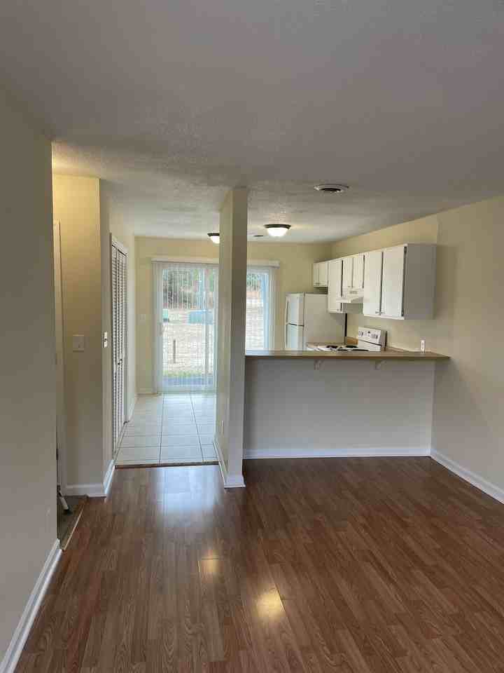 Canterbury Apartments - Photo 2 of 9