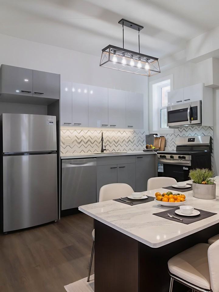 52 Charlton Ave W #3 - Photo 2 of 8