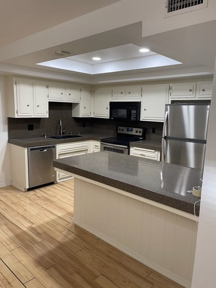 1001 Mohawk St #1 - Photo 5 of 14