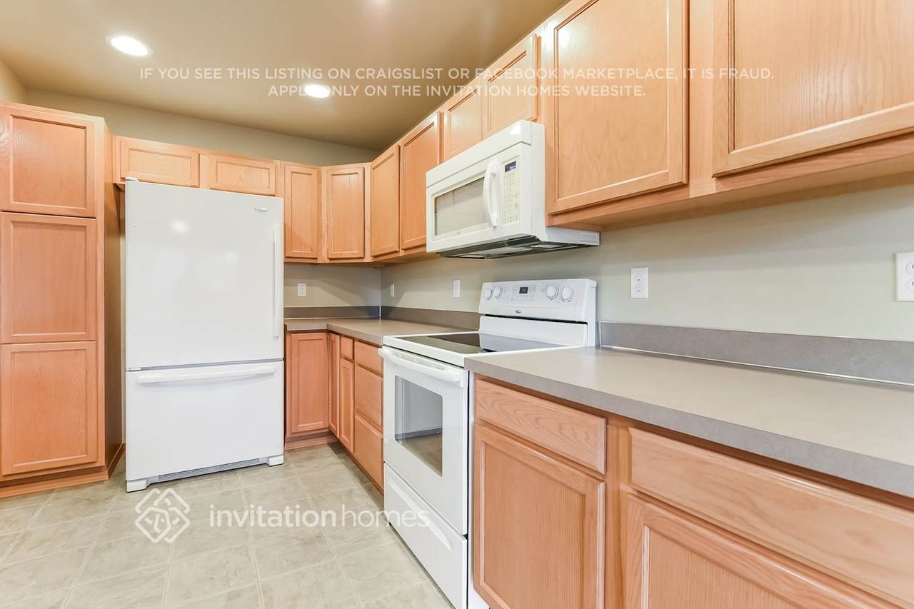 17729 16th Ave E - Photo 7 of 20