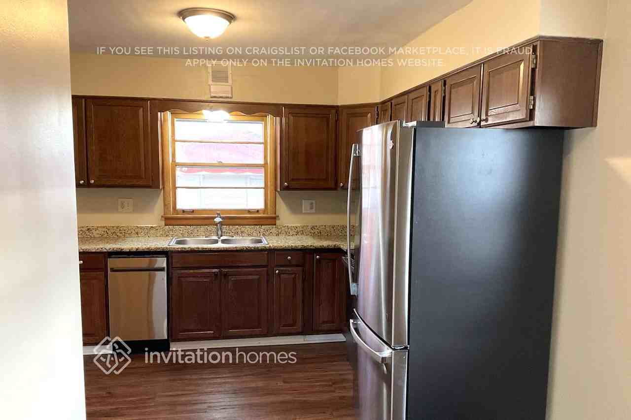 787 E 163rd Pl - Photo 3 of 14