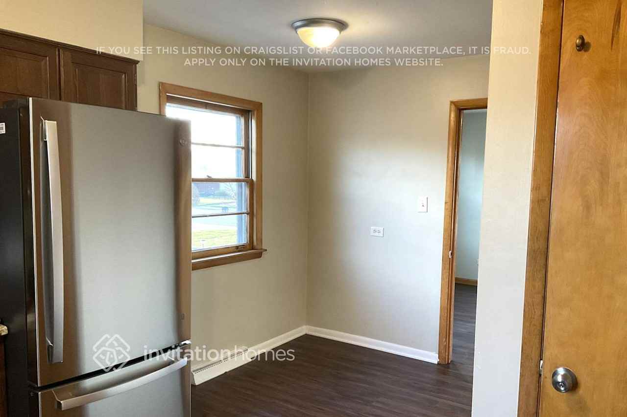 787 E 163rd Pl - Photo 5 of 14