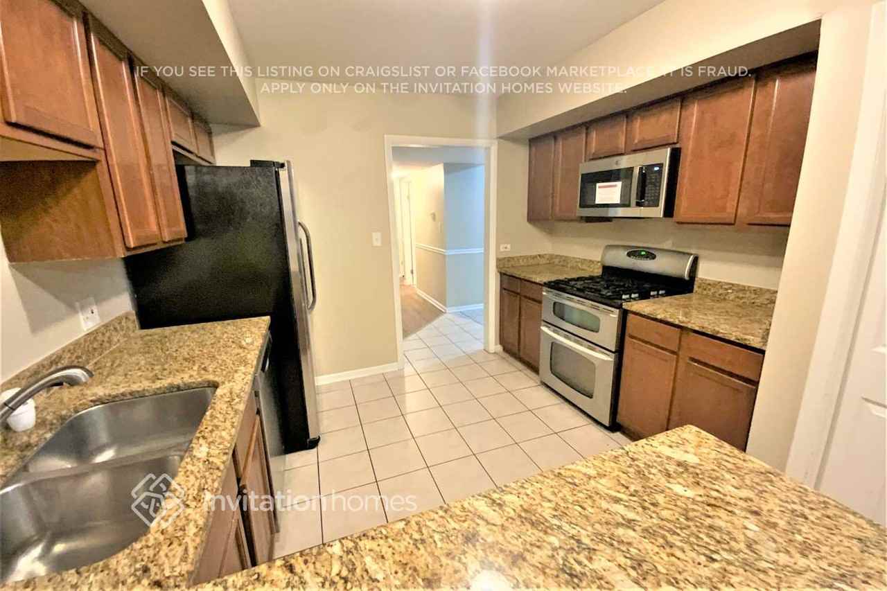 1516 Churchill Rd - Photo 5 of 17